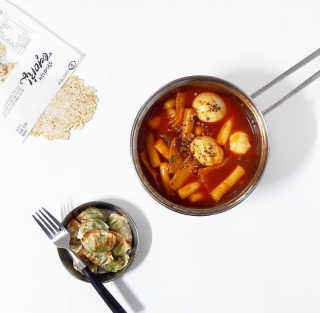 두번째 국떡 국가대표 떡볶이 1팩 + 영미칩 2봉 증정 — 5점을 준 리뷰어가 2019년 2월 올린 사용 사진