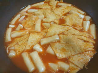 홍대미미네국물떡볶이 [홍대미미네]오리지널 국물 떡볶이4팩 + 라면사리 — 4점을 준 리뷰어가 2019년 4월 올린 사용 사진