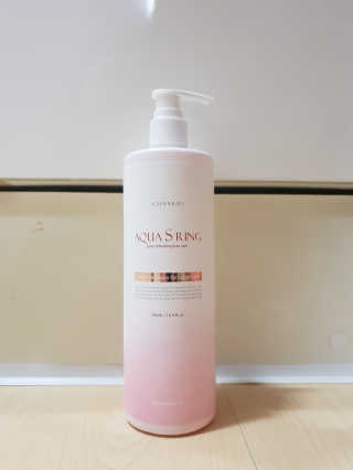 아쿠아큐링 아쿠아S링 퓨어리프레싱 헤어케어 500ml — 5점을 준 리뷰어가 2018년 8월 올린 사용 사진