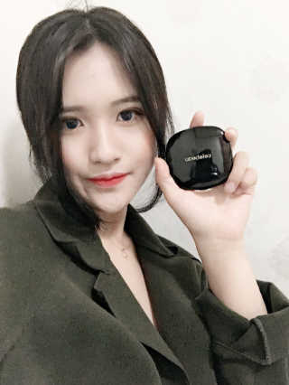 셀레뷰 엣지 페이스 블러셔 — 5점을 준 리뷰어가 2017년 10월 올린 사용 사진