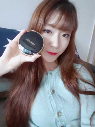 셀레뷰 블랙 세럼 팩트 — 4.83점을 준 리뷰어가 2017년 9월 올린 사용 사진