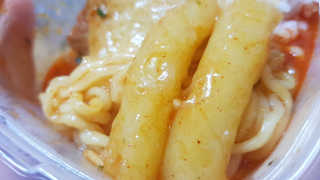 두번째 국떡 국가대표 떡볶이 1팩 + 영미칩 2봉 증정 — 5점을 준 리뷰어가 2019년 2월 올린 사용 사진
