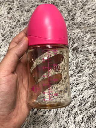 유비맘 PPSU 젖병 노꼭지_200ml_컬러 랜덤 발송 — 3.5점을 준 리뷰어가 2019년 12월 올린 사용 사진