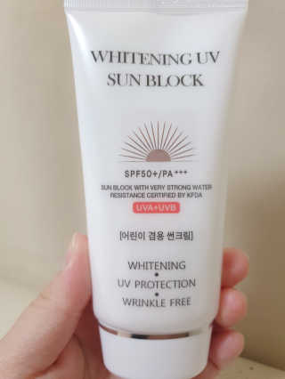 지고트 화이트닝 유브이 썬블럭 크림 70ml,1+1 — 5점을 준 리뷰어가 2019년 6월 올린 사용 사진