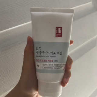 일리윤 세라마이드 아토 집중 크림 — 4.33점을 준 리뷰어가 2017년 6월 올린 사용 사진