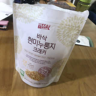 BASSAK 바삭 유기농 현미 누룽지 크래커 3종 — 4.5점을 준 리뷰어가 2019년 10월 올린 사용 사진