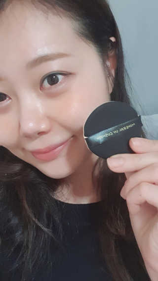 지고트 미네랄 UV 스네일 쿠션 리필포함 — 4점을 준 리뷰어가 2019년 8월 올린 사용 사진