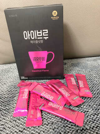 한국맥널티 아이브루 헤이즐넛향 100T — 5점을 준 리뷰어가 2019년 11월 올린 사용 사진