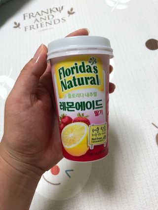 플로리다 내추럴 플로리다내추럴 레몬에이드  2종 — 4.5점을 준 리뷰어가 2018년 7월 올린 사용 사진