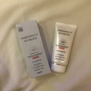 지고트 화이트닝 유브이 썬블럭 크림 70ml,1+1 — 4점을 준 리뷰어가 2019년 7월 올린 사용 사진