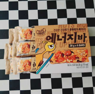 견과가 똘똘 뭉쳐들어간 넛츠몬 에너지바 1BOX 6개입 — 5점을 준 리뷰어가 2018년 1월 올린 사용 사진