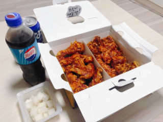 [치킨마루]-  빠사칸레드 + 콜라 500ml — 4점을 준 리뷰어가 2019년 5월 올린 사용 사진