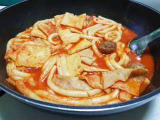 [홍코너떡볶이]옛날떡볶이 인기맛 4팩세트 — 5점을 준 리뷰어가 2019년 11월 올린 사용 사진