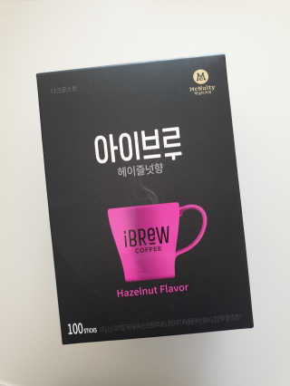 한국맥널티 아이브루 헤이즐넛향 100T — 5점을 준 리뷰어가 2019년 10월 올린 사용 사진