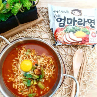 라면 그대로가 제일 맛있는 더엄마라면 — 5점을 준 리뷰어가 2019년 7월 올린 사용 사진