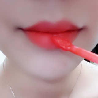 터치인솔 프리티필터 쉬폰 벨벳 립틴트 비비드팝 컬렉션 — 4점을 준 리뷰어가 2019년 3월 올린 사용 사진