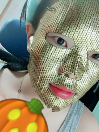 엔오에이치제이 인트라셀 24K 골드 테라피 마스크팩 — 4점을 준 리뷰어가 2016년 8월 올린 사용 사진