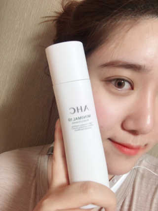 AHC 에이 에이치 씨 미니멀 10 워터리 에센스 — 5점을 준 리뷰어가 2018년 12월 올린 사용 사진