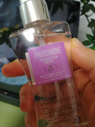레드컨테이너 페로몬향 퍼퓸 바디미스트 80ml — 5점을 준 리뷰어가 2020년 1월 올린 사용 사진