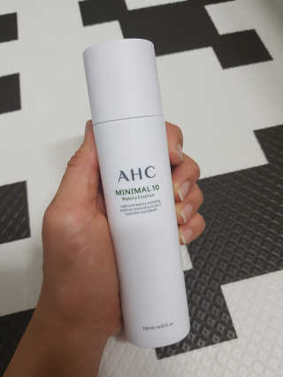 AHC 에이 에이치 씨 미니멀 10 워터리 에센스 — 5점을 준 리뷰어가 2018년 12월 올린 사용 사진