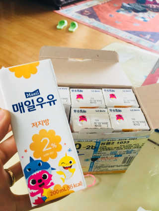매일우유 멸균 매일우유 저지방 2프로 멸균 핑크퐁 에디션 6입 — 4.67점을 준 리뷰어가 2018년 1월 올린 사용 사진