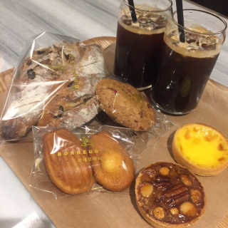보네르아띠 부천점 [보네르아띠 부천상동점] 내맘대로 빵+아메리카노 2잔 — 2.83점을 준 리뷰어가 2018년 11월 올린 사용 사진