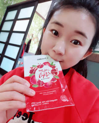 프롬바이오 오직 석류만 [그대로100 석류즙] 하루 1포로 건강하게 — 4.5점을 준 리뷰어가 2019년 11월 올린 사용 사진