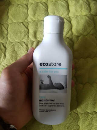 엘루스벤 에코스토어_베이비로션_200ml — 4.5점을 준 리뷰어가 2017년 6월 올린 사용 사진