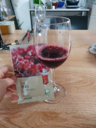 [하이헬스] 정말 진하고 맛있는 유기농 석류즙 30포 — 4점을 준 리뷰어가 2019년 11월 올린 사용 사진