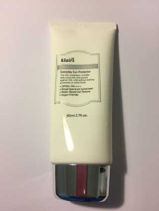 소프트 에어리 UV 에센스 SPF 50 PA ++++ — 5점을 준 리뷰어가 2018년 11월 올린 사용 사진