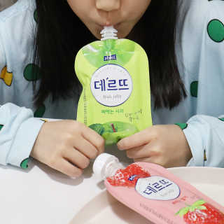 데르뜨 떠먹는 과일 3종, 짜먹는 과일 2종 총 10개 체험 — 5점을 준 리뷰어가 2020년 3월 올린 사용 사진