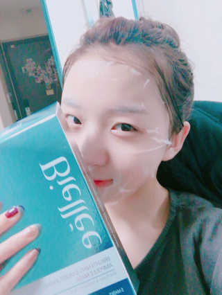 비엘리 브라이트닝&모이스처라이징 앰플 마스크 — 3점을 준 리뷰어가 2016년 12월 올린 사용 사진