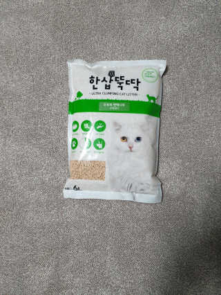 [펫토리아] BEST 고양이두부모래 6L 한삽뚝딱 — 5점을 준 리뷰어가 2019년 1월 올린 사용 사진