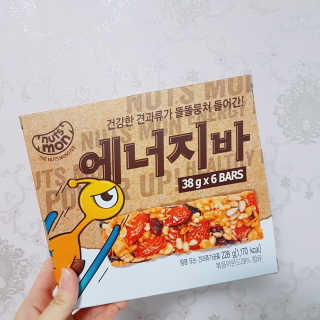 견과가 똘똘 뭉쳐들어간 넛츠몬 에너지바 1BOX 6개입 — 5점을 준 리뷰어가 2018년 1월 올린 사용 사진