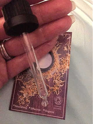 프렌 코우 리 폴리 (FranChouliPom Nourishing Facial Serum) — 5점을 준 리뷰어가 2018년 4월 올린 사용 사진
