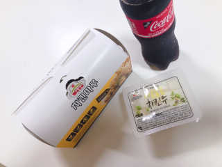 [치킨마루]-  빠사칸윙봉현미 + 콜라 500ml — 4점을 준 리뷰어가 2019년 7월 올린 사용 사진