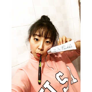 큐어스크립트 닥터폴스 치약 바닐블랙티향 — 2.83점을 준 리뷰어가 2018년 2월 올린 사용 사진