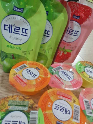 데르뜨 떠먹는 과일 3종, 짜먹는 과일 2종 총 10개 체험 — 4점을 준 리뷰어가 2020년 3월 올린 사용 사진