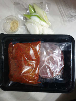땡땡쿡 더실비김치찌개 2인분 710g 라면사리 포함 — 3점을 준 리뷰어가 2020년 2월 올린 사용 사진