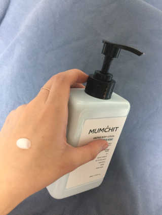 멈칫(MUMCHIT) 멜팅 바디로션 — 3점을 준 리뷰어가 2018년 12월 올린 사용 사진