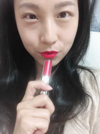 터치인솔 로맨틱에디션 메탈리스트 립스틱 — 3.33점을 준 리뷰어가 2018년 9월 올린 사용 사진