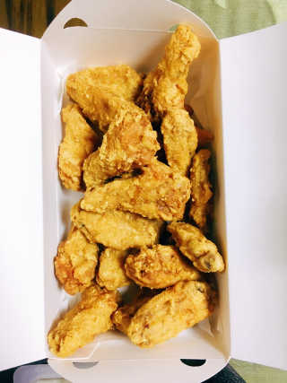 [치킨마루]-  빠사칸윙봉현미 + 콜라 500ml — 5점을 준 리뷰어가 2019년 7월 올린 사용 사진