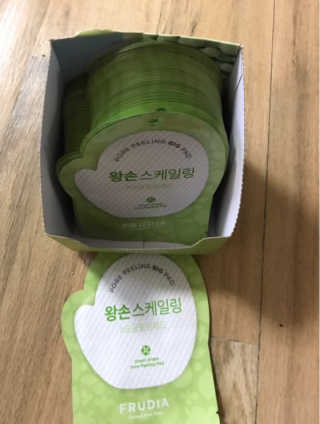[후르디아] 청포도 매끈약산성 필링 패드_50매 세트 — 4.5점을 준 리뷰어가 2019년 9월 올린 사용 사진