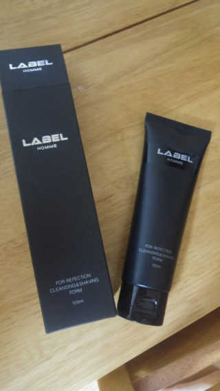 레이블옴므-labelhomme 포 리펙션 클렌징&쉐이빙 폼 — 3.5점을 준 리뷰어가 2017년 1월 올린 사용 사진
