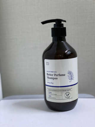 달리프 베러 퍼퓸 샴푸 1000ml 레이니데이 or 일랑로즈 — 3점을 준 리뷰어가 2020년 2월 올린 사용 사진