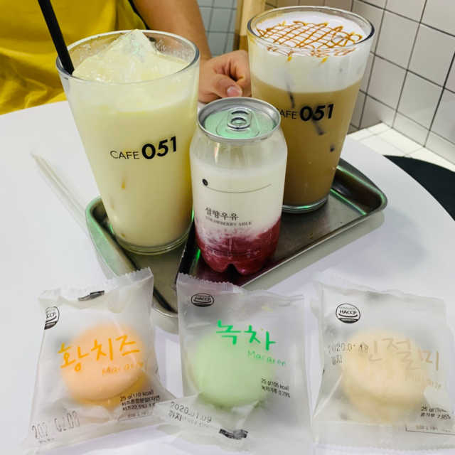[카페051 마린시티점] 디저트 + 음료 2인 세트 리뷰 사진