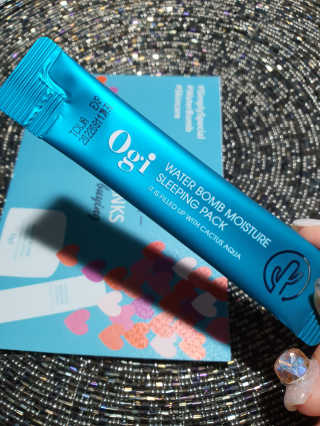오지아이 워터 밤 모이스처 슬리핑 팩 4ml X 20pcs — 5점을 준 리뷰어가 2019년 12월 올린 사용 사진