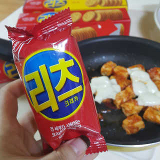 오리지널 크래커 '리츠' — 5점을 준 리뷰어가 2017년 9월 올린 사용 사진