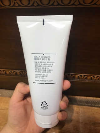 맨즈스킨 블랙파워 클렌징폼 — 4점을 준 리뷰어가 2017년 12월 올린 사용 사진