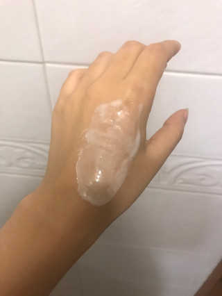 페어아크네 크리미폼 페어아크네 크리미 폼 — 4.5점을 준 리뷰어가 2019년 7월 올린 사용 사진